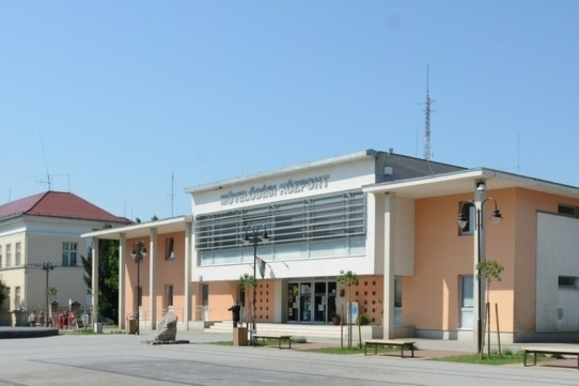 Művelődési Központ Tamási felújítás és bővítés